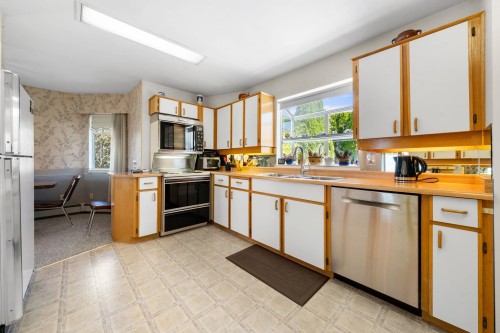15655 Semiahmoo Avenue, White Rock, BC 
