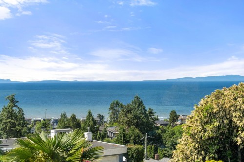 15655 Semiahmoo Avenue, White Rock, BC 