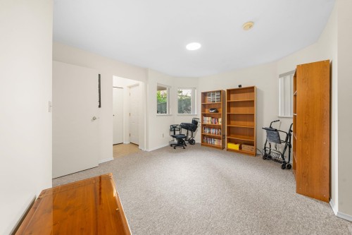 15655 Semiahmoo Avenue, White Rock, BC 
