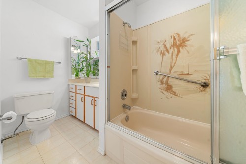 15655 Semiahmoo Avenue, White Rock, BC 