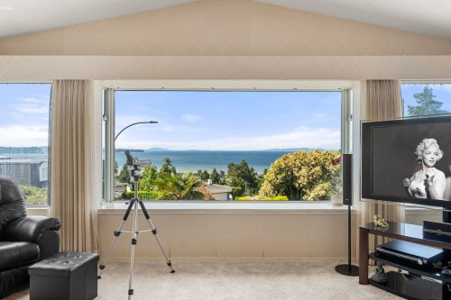 15655 Semiahmoo Avenue, White Rock, BC 