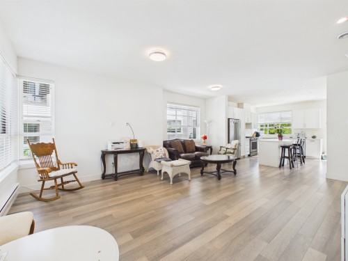 16-16760 25 Avenue, Surrey, BC 