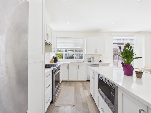 16-16760 25 Avenue, Surrey, BC 