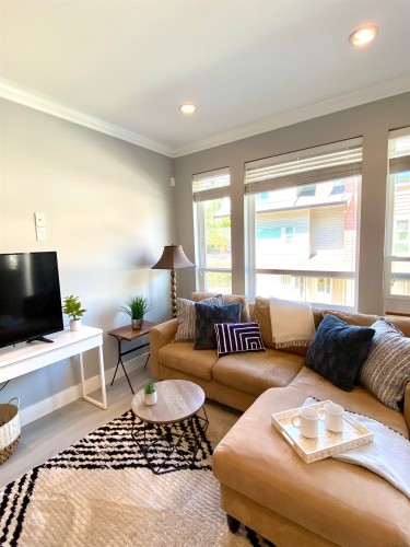 13-20187 68Th Avenue, Langley, BC - Indoor Photo Showing Living Room