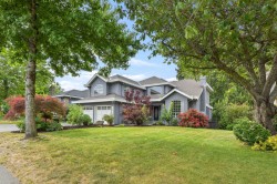 14915 25a Avenue Surrey, BC V4P 1N7