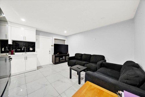 7068 129A Street, Surrey, BC 