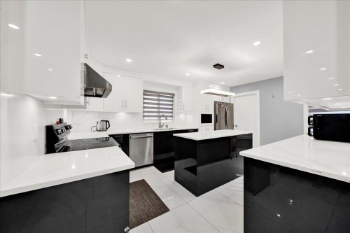 7068 129A Street, Surrey, BC 