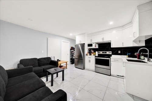 7068 129A Street, Surrey, BC 