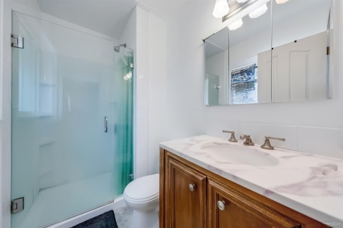 26467 32A Avenue, Langley, BC - Indoor Photo Showing Bathroom