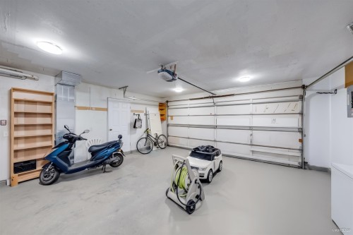 26467 32A Avenue, Langley, BC - Indoor Photo Showing Garage