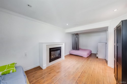 26467 32A Avenue, Langley, BC - Indoor With Fireplace