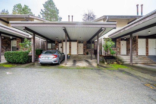 239-7447 140 Street  Surrey, BC V3W 6G5