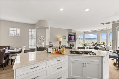 15507 Columbia Avenue, White Rock, BC 