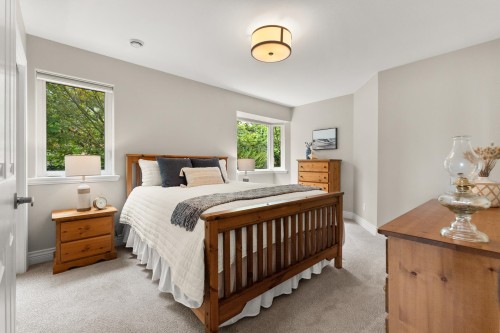 15507 Columbia Avenue, White Rock, BC 