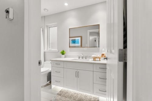 15507 Columbia Avenue, White Rock, BC 