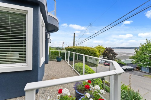 15507 Columbia Avenue, White Rock, BC 