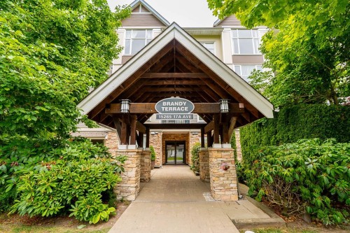 106-15265 17a Avenue  Surrey, BC V4A 1V4