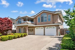 6462 122 Street Surrey, BC V3W 3R8