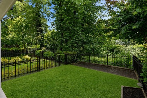44-27735 Roundhouse Drive  Abbotsford, BC V4X 0B9