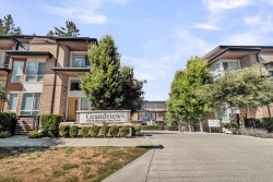 31-15775 Mountain View Drive Surrey, BC V3Z 0W7