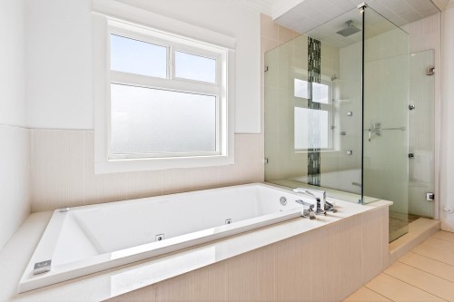 16575 Old Mclellan Road, Surrey, BC 