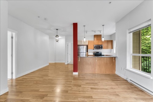 215-9655 King George Boulevard, Surrey, BC 