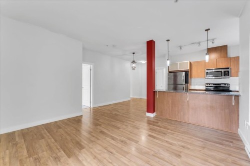 215-9655 King George Boulevard, Surrey, BC 