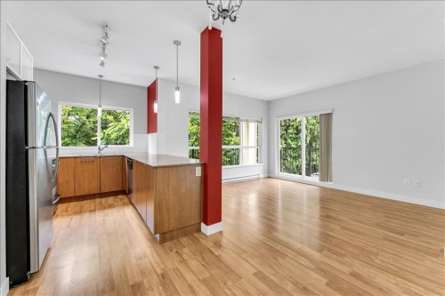 215-9655 King George Boulevard, Surrey, BC 