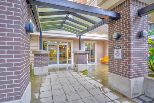 215-9655 King George Boulevard, Surrey, BC 