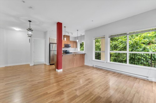 215-9655 King George Boulevard, Surrey, BC 