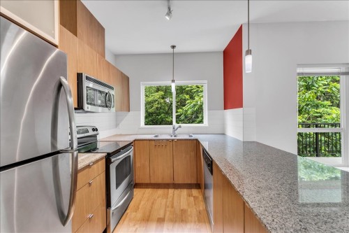 215-9655 King George Boulevard, Surrey, BC 