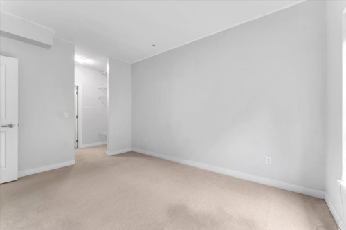 215-9655 King George Boulevard, Surrey, BC 