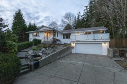 13811 27 Avenue White Rock, BC V4A 7C2
