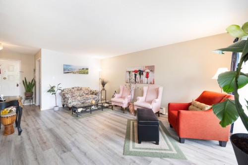 211-31955 Old Yale Road  Abbotsford, BC V2T 4N1