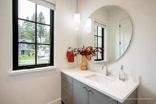 20345 41A Avenue, Langley, BC - Indoor Photo Showing Bathroom