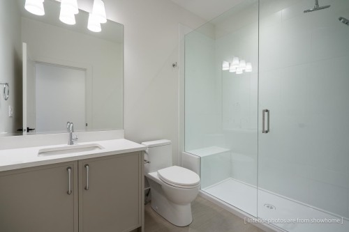 20345 41A Avenue, Langley, BC - Indoor Photo Showing Bathroom