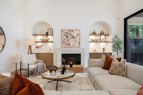 20345 41A Avenue, Langley, BC - Indoor Photo Showing Living Room With Fireplace
