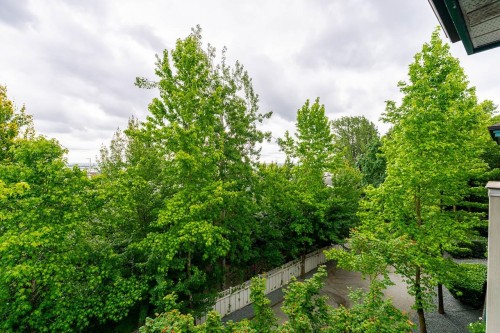 331-19528 Fraser Highway, Surrey, BC 