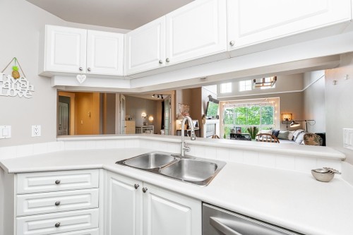 331-19528 Fraser Highway, Surrey, BC 