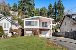 14667 Beach Avenue W White Rock, BC V4B 2T9
