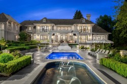 18256 21a Avenue Surrey, BC V3Z 9W2