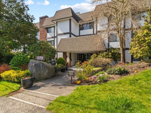 302-1379 Merklin Street  White Rock, BC V4B 4C2