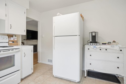 10996 Mcadam Road, Delta, BC - Indoor Photo Showing Kitchen