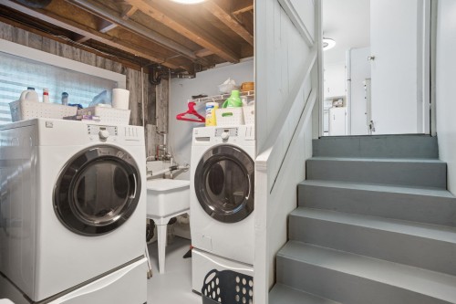 10996 Mcadam Road, Delta, BC - Indoor Photo Showing Laundry Room