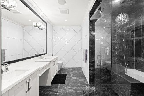 19031 60B Avenue, Surrey, BC 