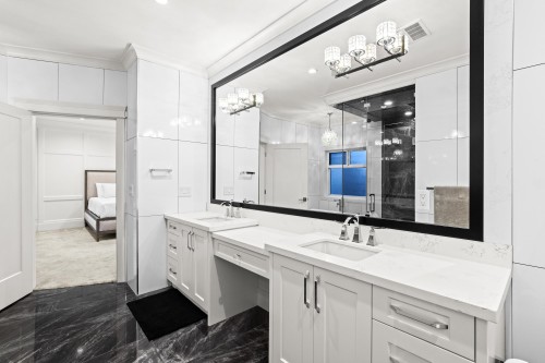 19031 60B Avenue, Surrey, BC 