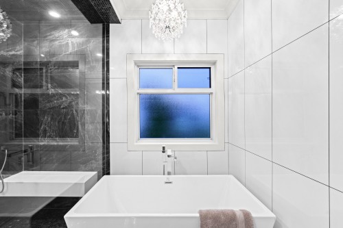 19031 60B Avenue, Surrey, BC 