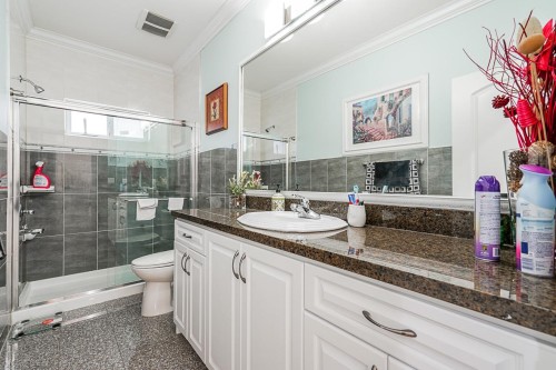 7049 150 Street, Surrey, BC - Indoor Photo Showing Bathroom