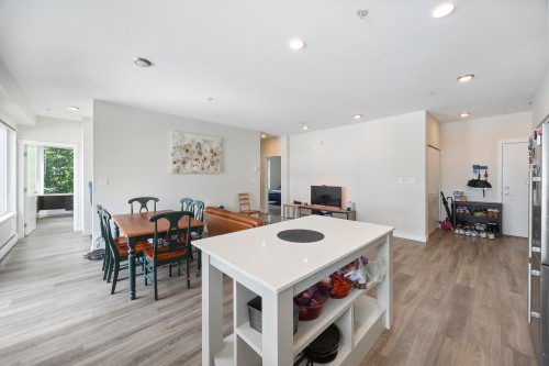 220-10838 Whalley Boulevard, Surrey, BC 