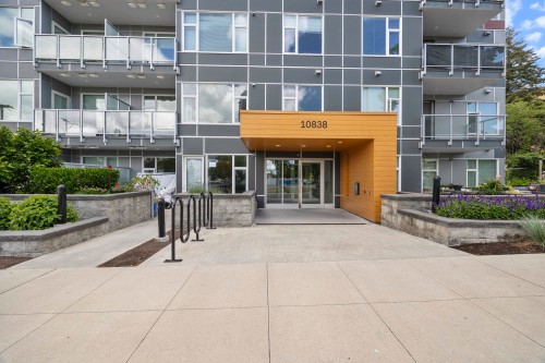 220-10838 Whalley Boulevard, Surrey, BC 